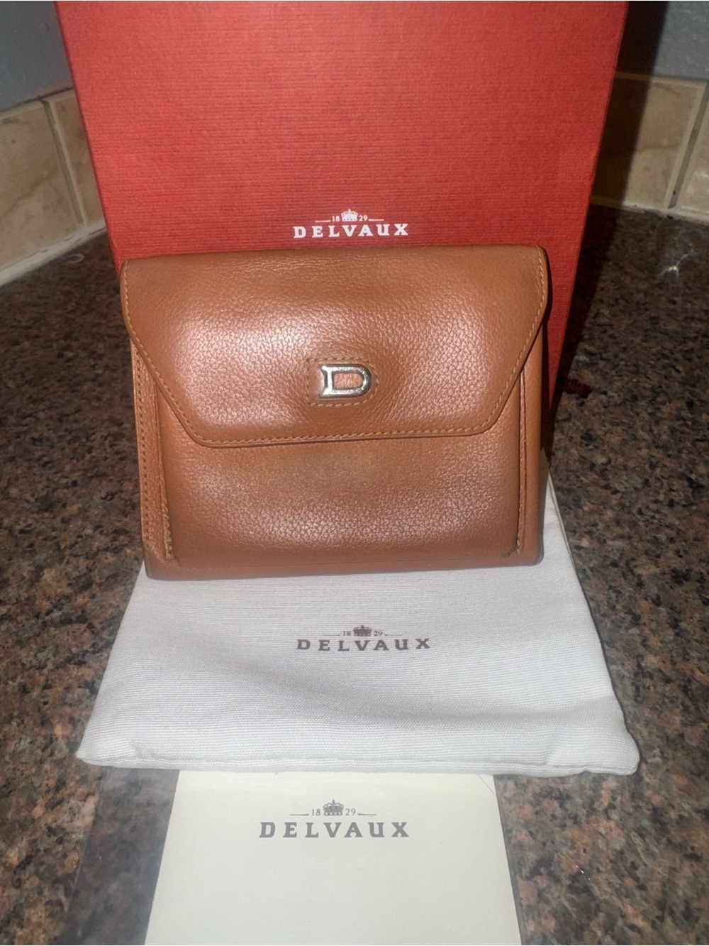 Delvaux Leather compact Wallet full inclusion with COA. - Picture 2 of 11